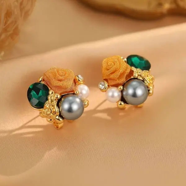 Retro French Rose Stud