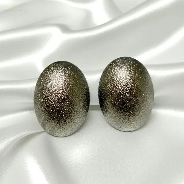 Pebble Oval Stud
