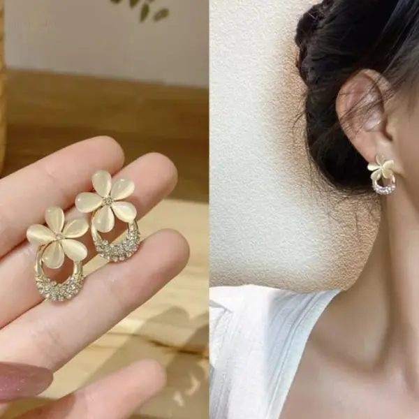 Petal Loop Glow Studs