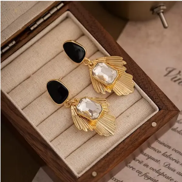 Sculpted Shine Earrings