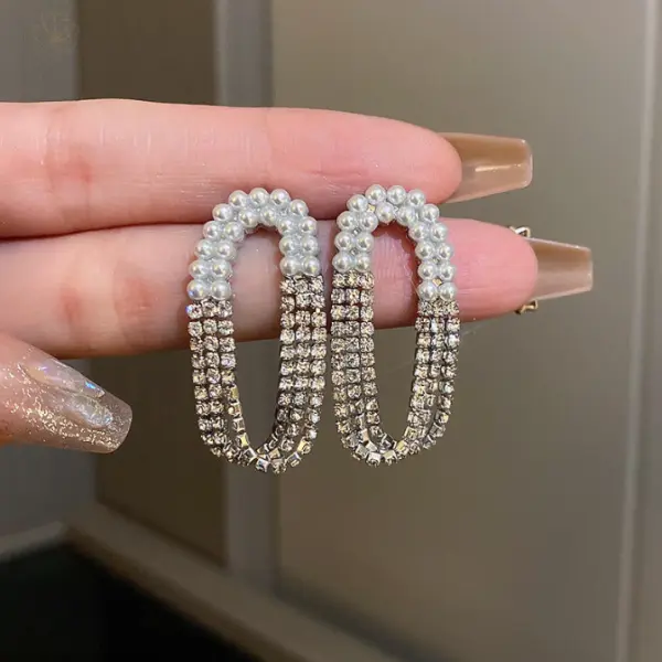 Pearl and stone oval Tassel earring- White