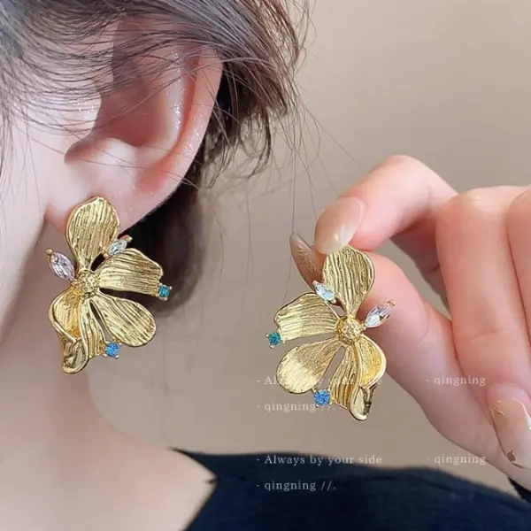 Exquisite Multi stone Floral Stud